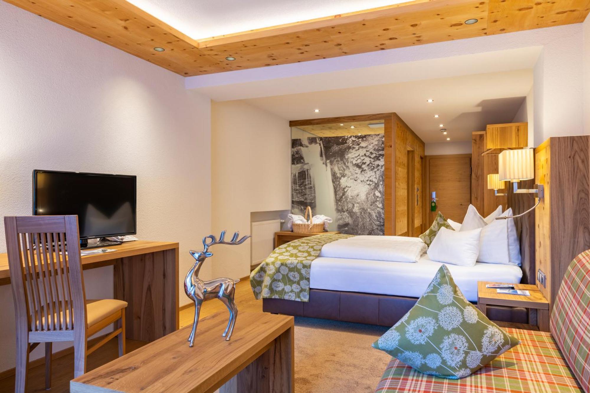 Hotel Olympia Ischgl Exteriör bild